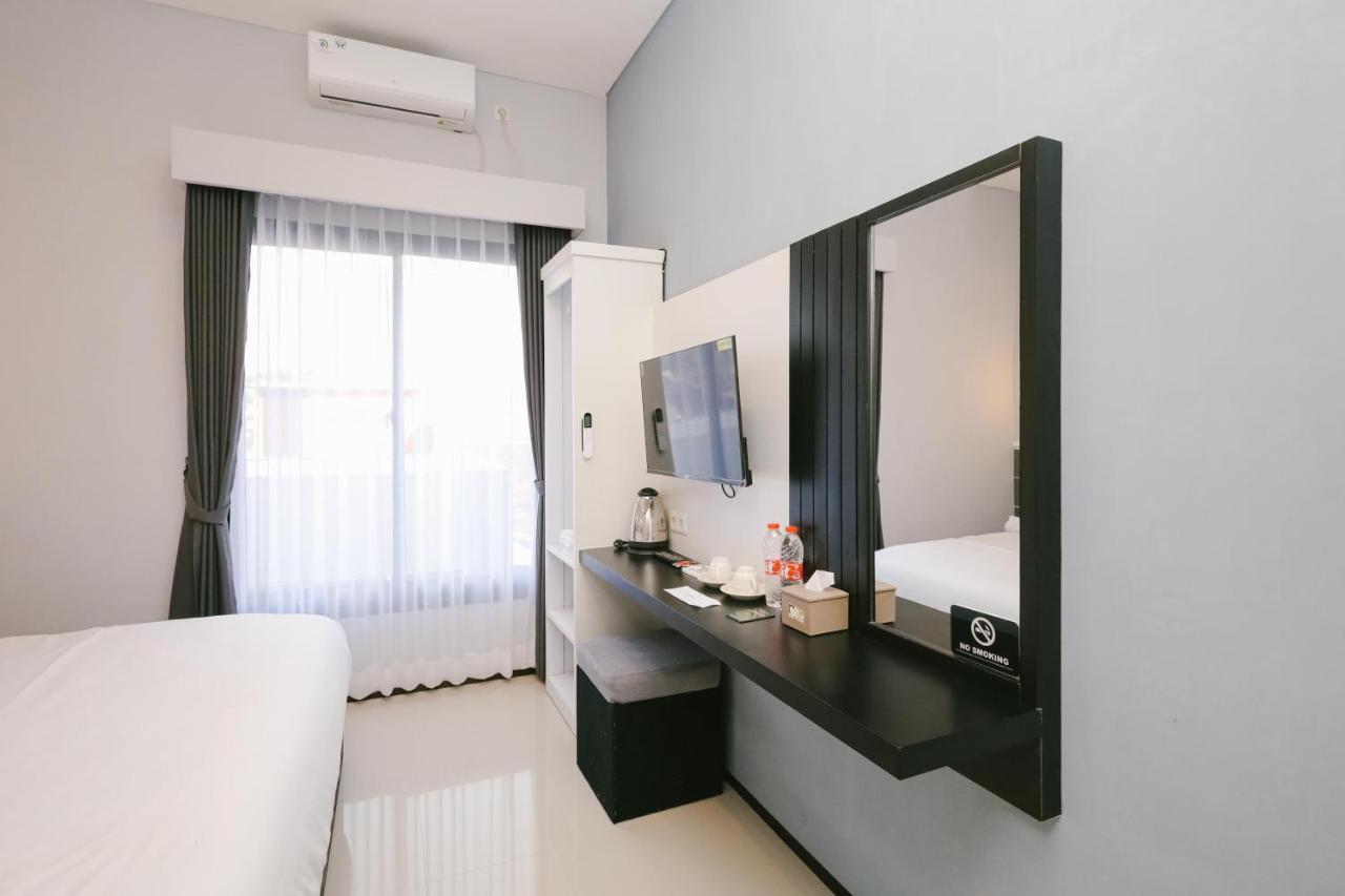 Urbanview B Syariah Lumajang By Reddoorz Hotell Exteriör bild