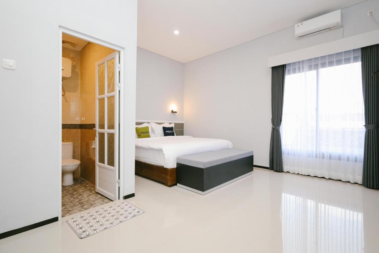 Urbanview B Syariah Lumajang By Reddoorz Hotell Exteriör bild