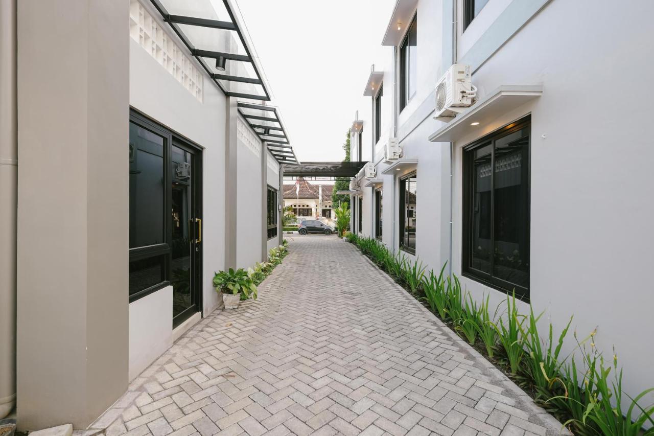 Urbanview B Syariah Lumajang By Reddoorz Hotell Exteriör bild