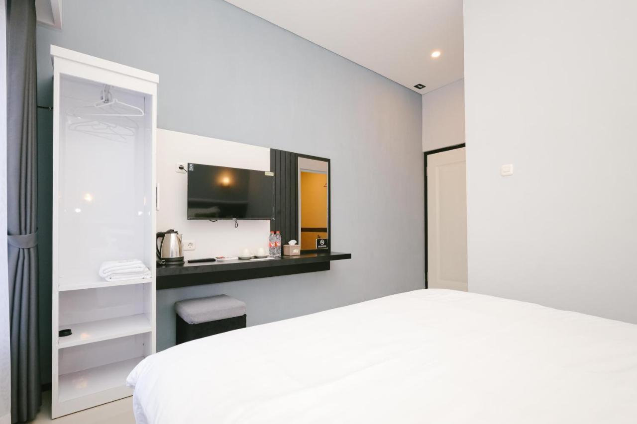 Urbanview B Syariah Lumajang By Reddoorz Hotell Exteriör bild