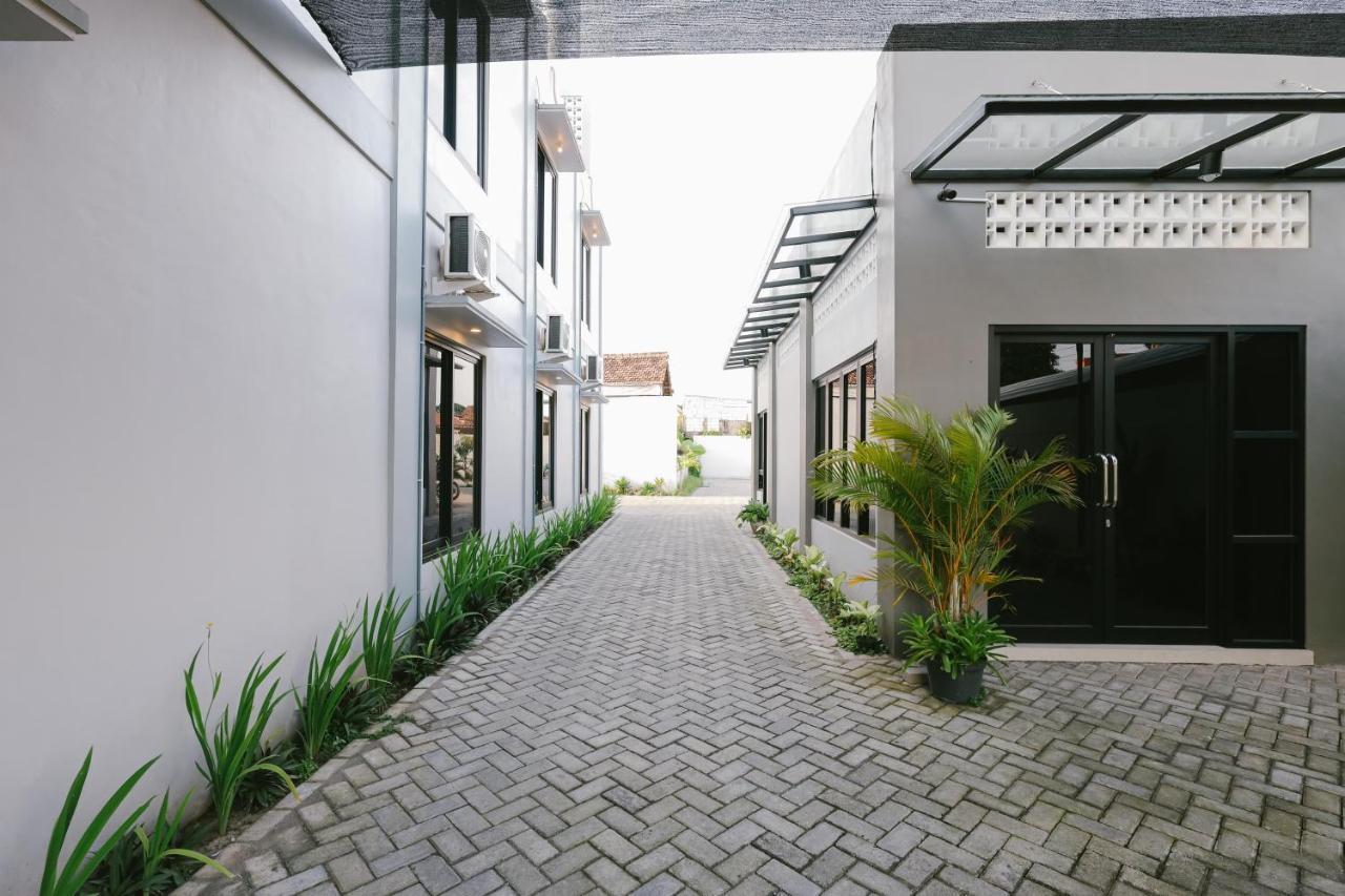 Urbanview B Syariah Lumajang By Reddoorz Hotell Exteriör bild